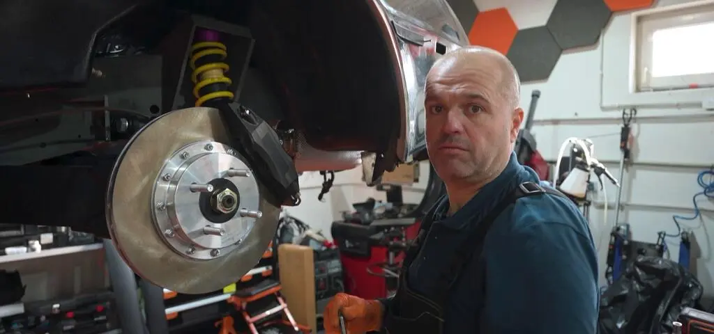 Duda kontra Szafrański. Wielki debiut T7 R Avantury i potężnego DeLoreana