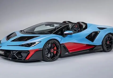 Lamborghini Fenomeno Roadster. 1080 KM, wolnossące V12 i brak dachu dla 15 szczęśliwców