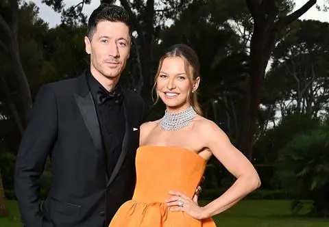 Robert Lewandowski świętuje ważny dzień. Żona znów go zaskoczyła. W ich życiu nie brakuje pięknych chwil