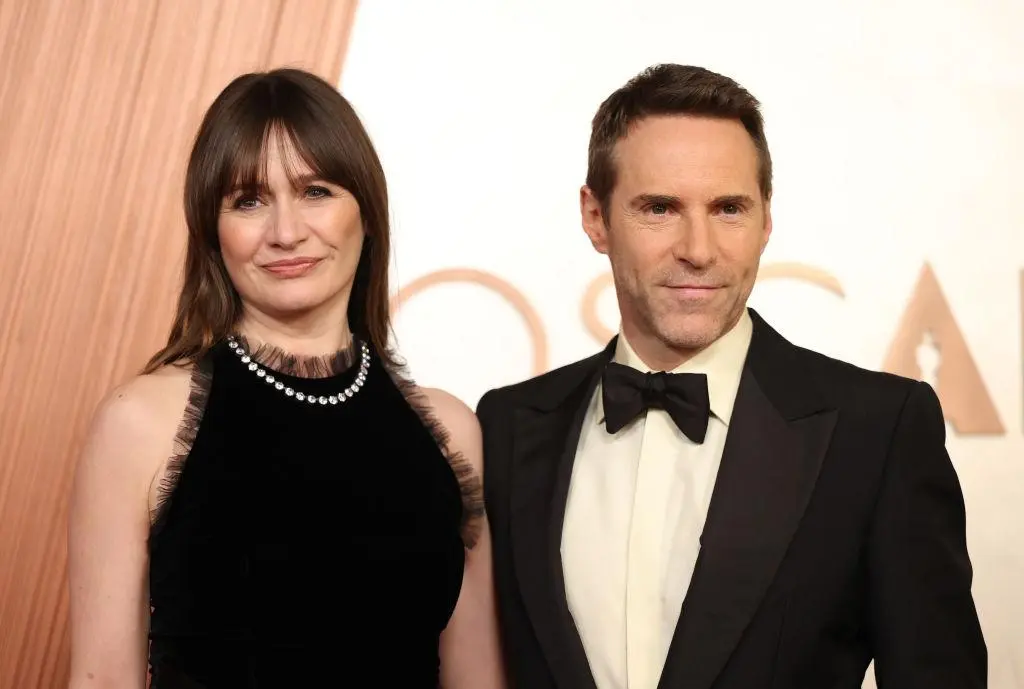 Emily Mortimer i Alessandro Nivola