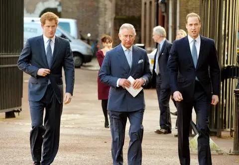 Książę William ma za złe królowi Karolowi III próbę pojednania z księciem Harrym? Ujawniono całą prawdę 