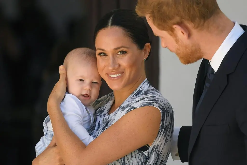 Meghan Markle i książę Harry z synem Archiem w 2019 roku