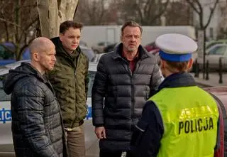 "Na Wspólnej" odc. 3999. Smolny i Kuba wariują ze strachu. Gdzie jest Basia?