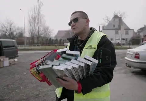 Nic do zgłoszenia. Bardzo mocne wino, tequila z Meksyku i papierosy na targowisku