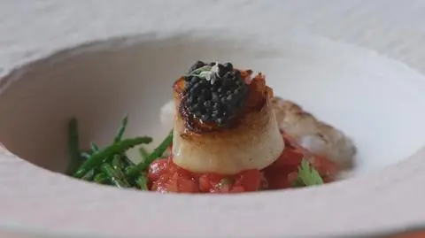 Antoni Świerczyński: Owoce morza na salsie pomidorowej