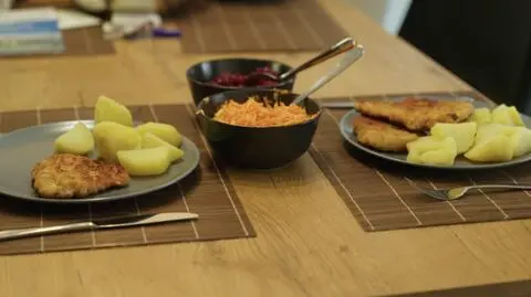 Ślub...: Justyna przygotowała dla Przemka obiad. Mąż zachwycony!