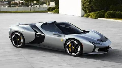 Ferrari HC25. V8 pod maską, naprawdę “jedyny taki zobacz”