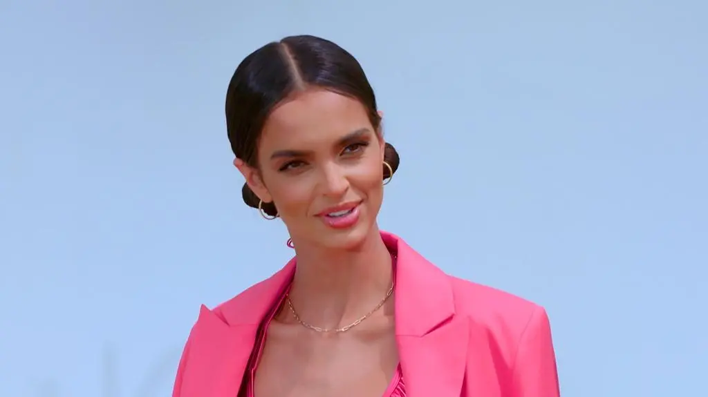 TVN7_PRORES_HOTEL_PARADISE_S09_ODC_02_POP1