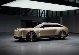 Bentley hamuje z elektrykami. Z planu „same EV od 2030” został jeden model