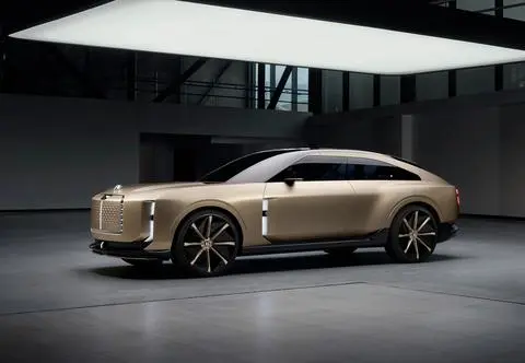Bentley hamuje z elektrykami. Z planu „same EV od 2030” został jeden model