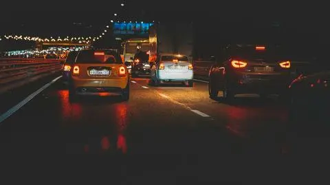 Od 7 lipca nowe samochody w UE z migającym światłem stopu. Powód to zwiększenie bezpieczeństwa