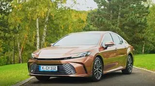 Sedan, czyli wymierający gatunek. Wrażenia z jazdy Toyotą Camry