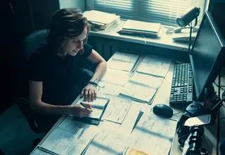 Morderczynie PRZED EMISJĄ W TV: Keller znajduje zaszyfrowany notes ojca