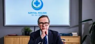 Zaskakujące decyzje, konflikty i osobiste tajemnice. Pamiętasz perypetie dyrektora Streckera z 3. sezonu "Szpitala św. Anny"?