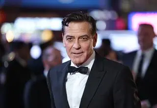 XVIII-wieczna willa George'a Clooneya była zagrożona pożarem. Musiały interweniować helikoptery