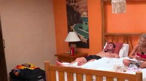 "Hotel Paradise 10"