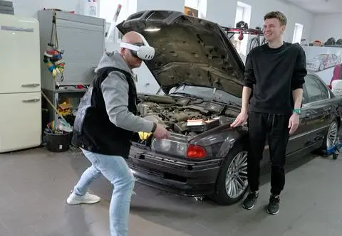 Gadżet 4.0. Automatyczne zasłony, worek treningowy, pokrowiec na auto i uchwyt do telefonu