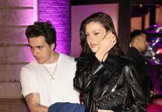 Brooklyn Beckham w ogniu rodzinnego dramatu. Wszystko przez żonę? "Znajdzie byle powód, żeby go oddalić od braci"