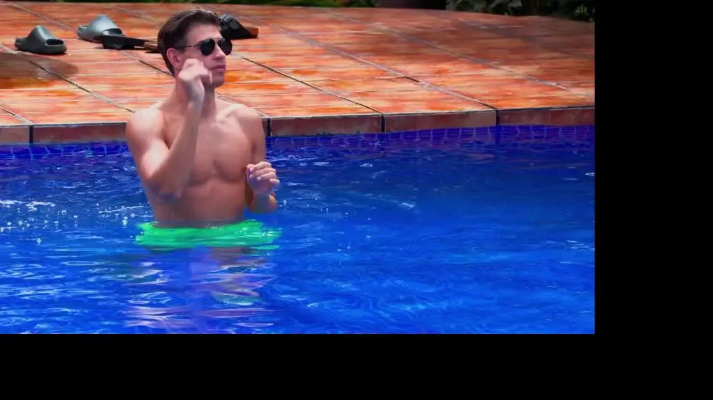 "Hotel Paradise 10"
