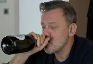 "Na Wspólnej" odc. 4001. Niezwykła nowina wstrząśnie rodziną Brzozowskich. Jak zareaguje na tę niespodziankę chora Basia?