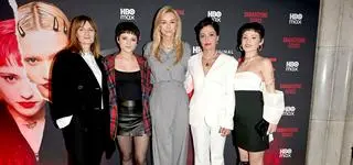Jowity Baraniecka, Martyna Wojciechowska, Tamuna Museridze i bohaterki filmu "Skradzione dzieci"