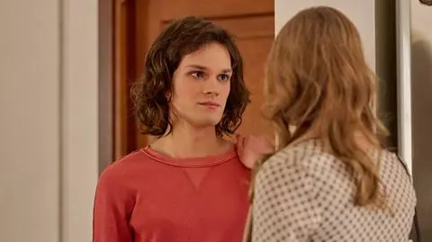 "Na Wspólnej", odc. 4007. To będzie trauma dla Sary? Musi pozwać własną matkę [STRESZCZENIE]