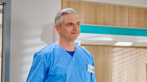 Michał Sitarski jako doktor Greg Kalski w "Na Wspólnej"