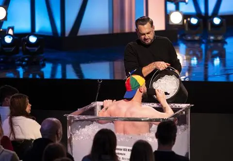 Lodowy rekordzista w "Mam Talent!". Łukasz Szpunar w wannie pełnej lodu!
