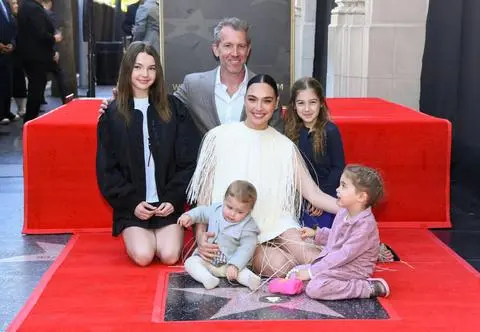 Gal Gadot odsłoniła swoją gwiazdę w Hollywoodzkiej Alei Sławy. Podczas ceremonii musiała interweniować policja