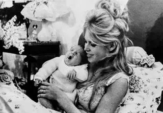 Brigitte Bardot nigdy nie chciała być matką. Po narodzinach syna opiekę nad nim przejęła rodzina jej męża