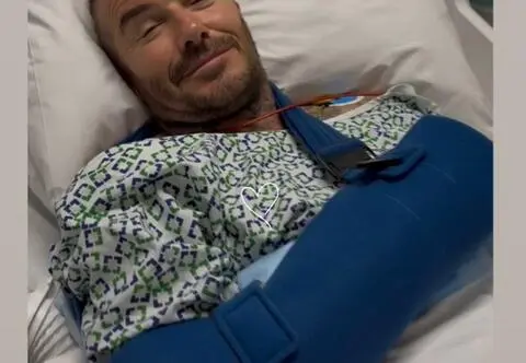 David Beckham trafił do szpitala. W sieci pojawiło się jego zdjęcie. Przeszedł pilną operację