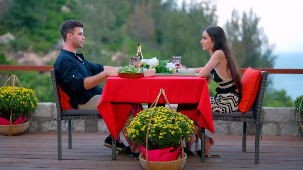 TVN7_PRORES_HOTEL_PARADISE_S09_ODC_18