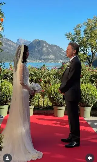 Alexander Newley i Sheela Raman