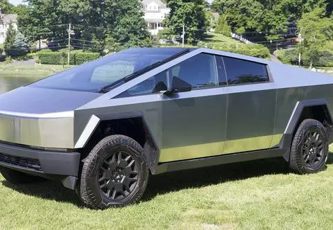 Tesla odkupuje Cybertrucki. Ogromny spadek wartości 