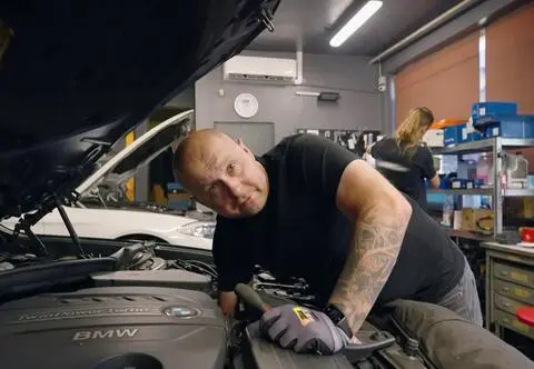 Jeździć, obserwować. Zawieszenie w “trójce” GT, Targa po dzwonie i rozrząd w AMG 