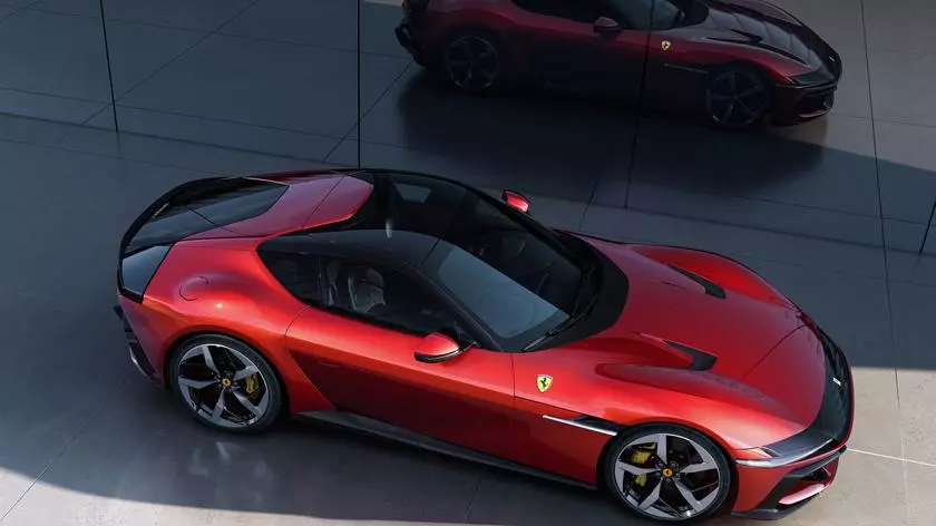New_Ferrari_V12_ext_01_Design_red_0671f28c-e499-4df5-b4a7-36054a8051f6