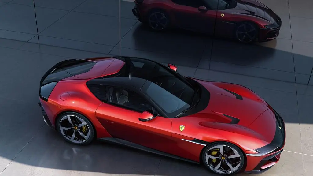 New_Ferrari_V12_ext_01_Design_red_0671f28c-e499-4df5-b4a7-36054a8051f6