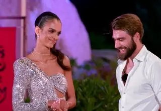 Pierwszy komentarz Szymona po odpadnięciu. "Ona jest niepewna, czego chce tutaj" [Tego nie było w TV]