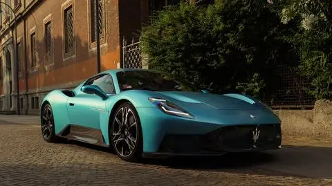 Maserati ma sprytny plan. Manual ma pobudzić sprzedaż