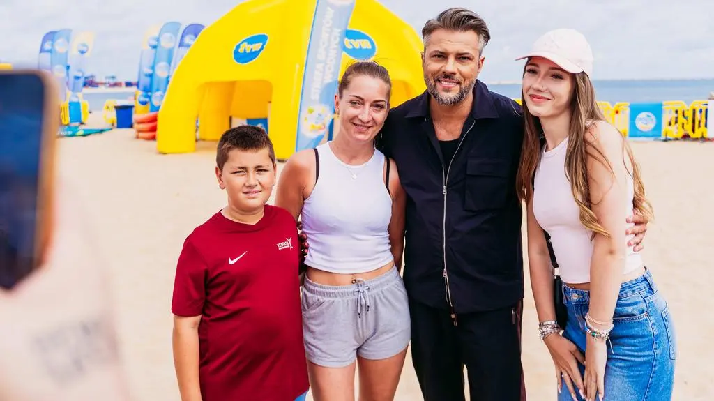 Projekt Plaża 2024 - Gdańsk Stogi: Olivier Janiak z fanami