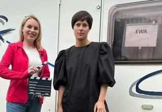 Jak powstawał serialu "Przesmyk"? Lena Góra o używaniu broni na planie, charakteryzacji i nauce języka rosyjskiego