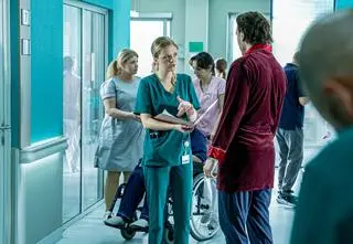 "Szpital św. Anny", odc. 50. Zosia odnalazła ojca Kalinki, Wojtek naskoczył na farmaceutkę...