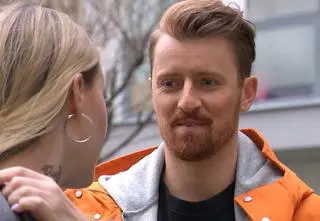 "Na Wspólnej" odc. 4054. To z nim potajemnie umawia się Daria! Zniszczy jej związek z Tadkiem?! [STRESZCZENIE]