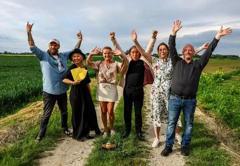 "Bitwa o gości" - za nami 1. odcinek. Sprawdź, kto wygrał. "To się chyba nie dzieje naprawdę" [WIDEO]