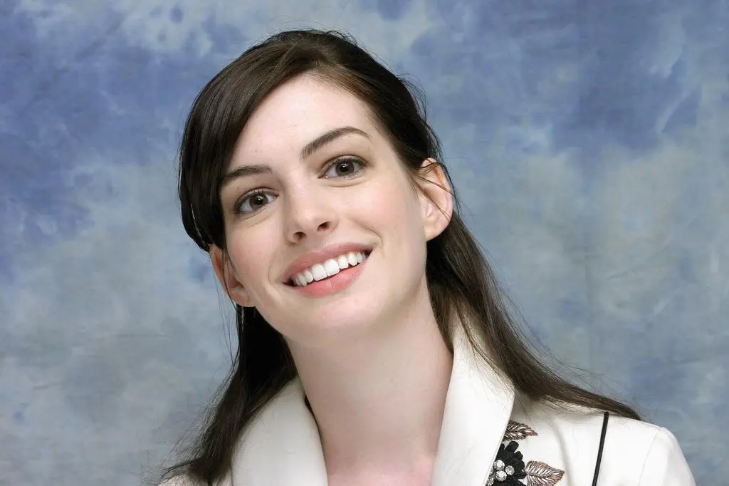 Anna Hathaway