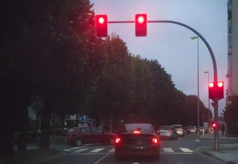 Czwarte światło „stop” pójdzie na przód auta? Austriacki pomysł może zrewolucjonizować bezpieczeństwo 