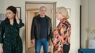 Kadr z odcinka 3665 serialu Na Wspólnej - Weronika i Agnieszka w kancelarii.