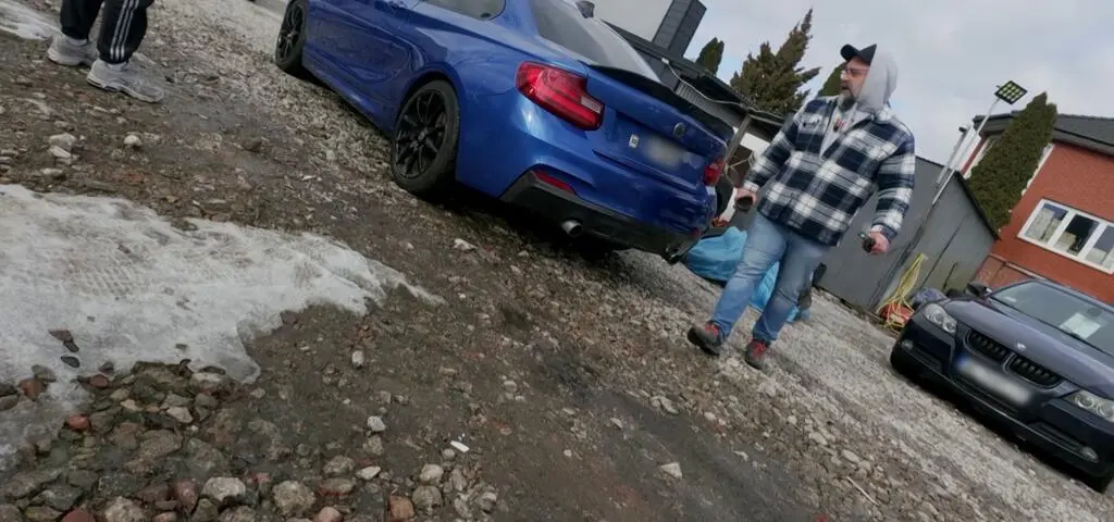 Uwaga! Oszust: Ściema z ogłoszenia. Dwie beemki i Nissan
