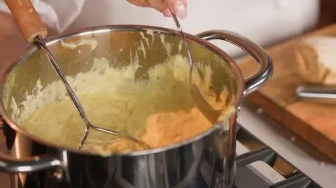 Purée z ziemniaków z koperkiem i chrzanem wg przepisu Magdy Gessler. Musisz spróbować! 