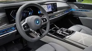 BMW M760e xDrive 2023